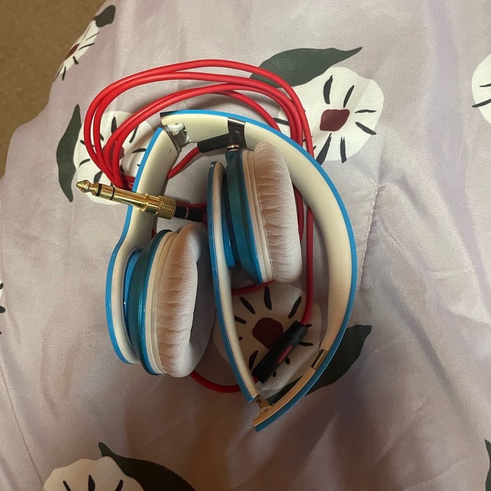 Beats by dr dre hesdphones
